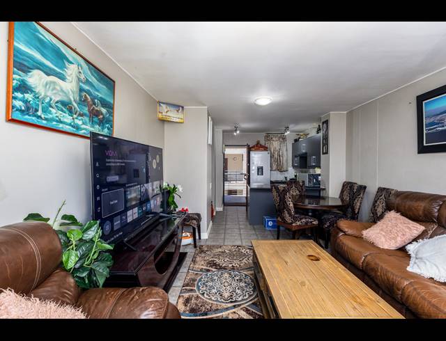 2 BEDROOM APARTMENT FOR SALE IN TYGER WATERFRONT